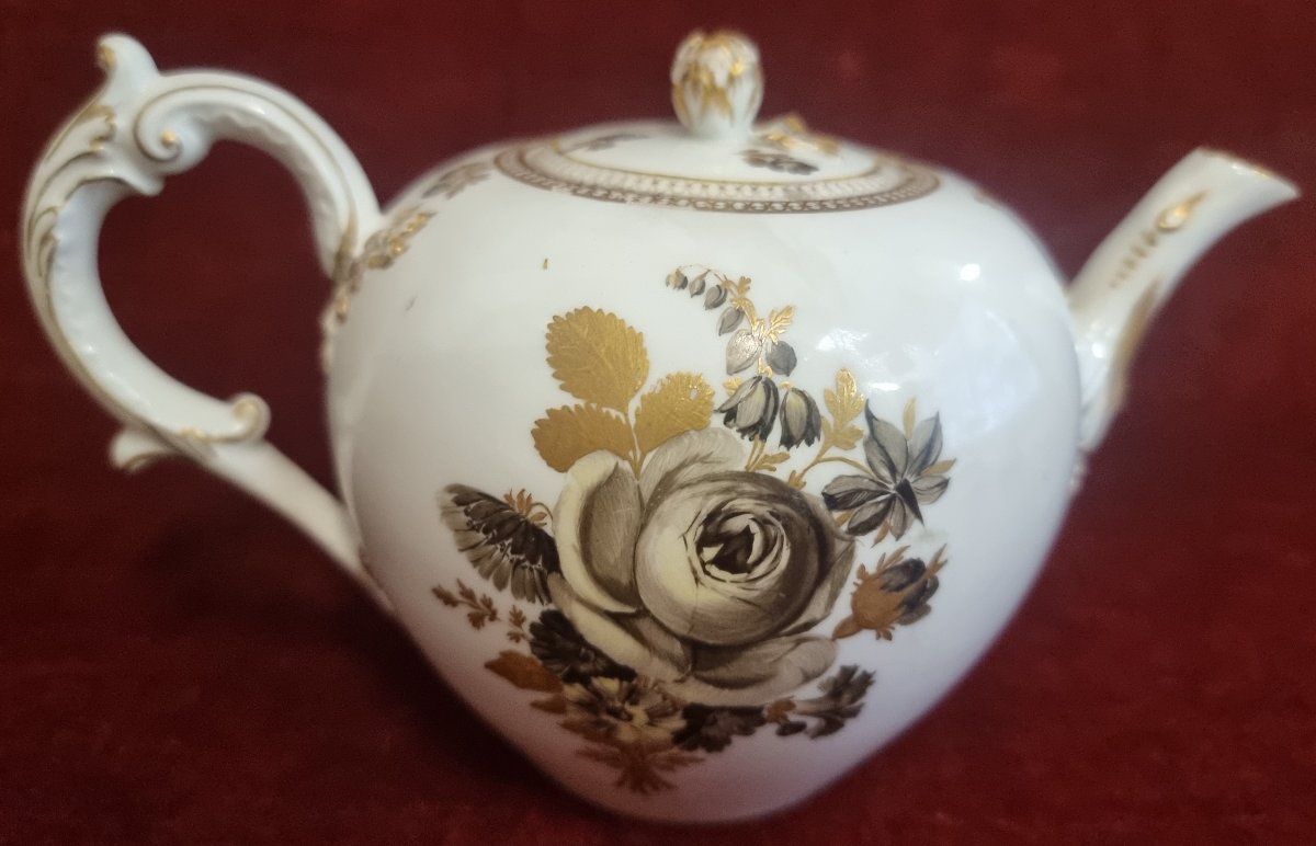Meissen Porcelain Tea Pot - Mid-19th Century-photo-3