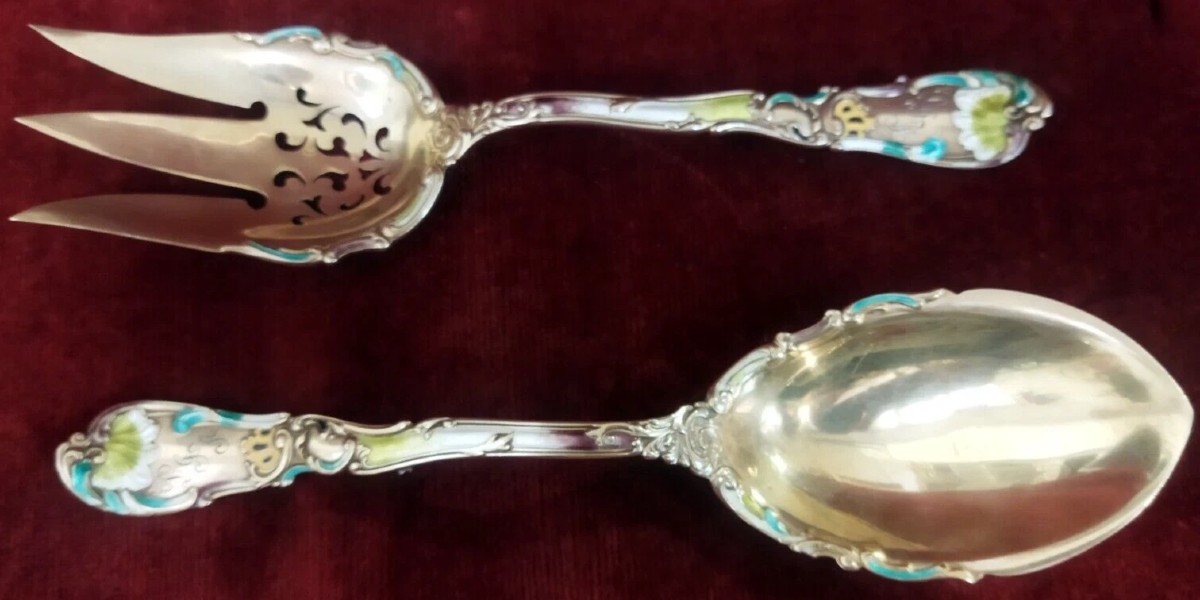 PAIRE DE COUVERTS  en argent massif 925 et émail  Début du XXe siècle - Art Nouveau
