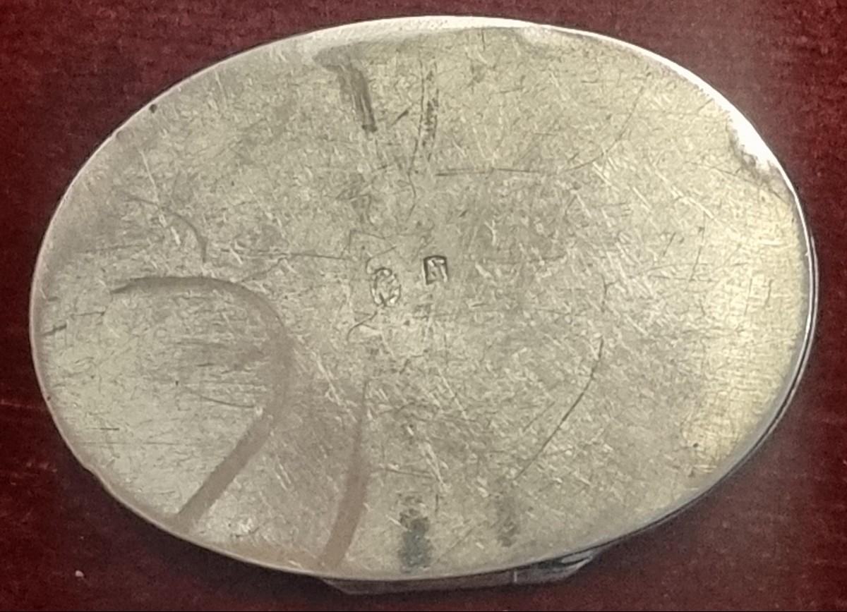 BOITE TABATIERE EN ARGENT - MILIEU DU XVIIIe SIÈCLE-photo-1