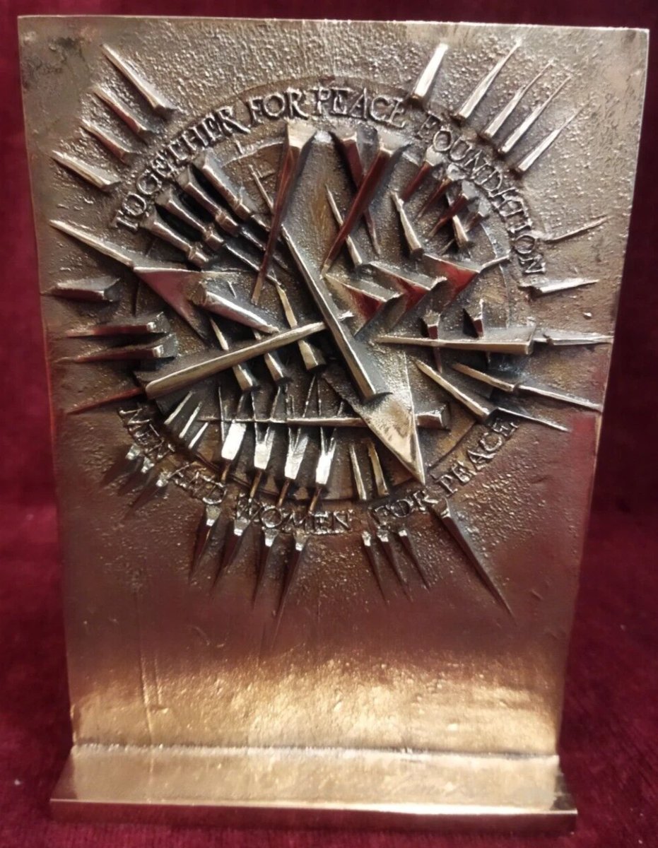 SCULPTURE ABSTRAITE EN BRONZE  ARNALDO POMODORO  "Together for Peace Foundation" - 1996-photo-2