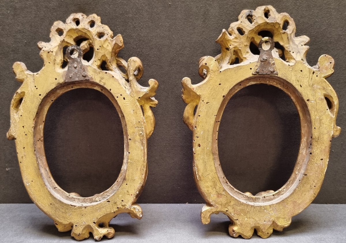 PAIRE DE CADRES EN BOIS SCULPTÉ ET DORÉ - Début du XVIIIe siècle - ITALIE-photo-2