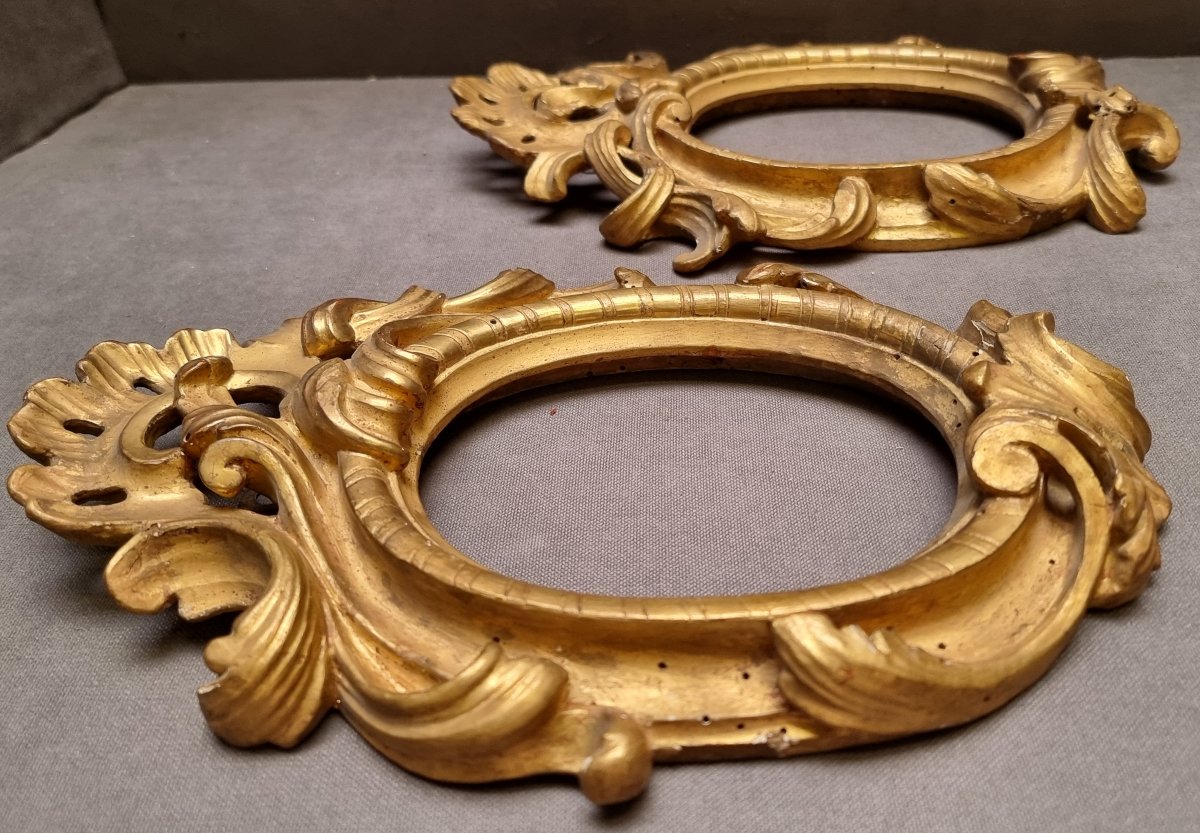 PAIRE DE CADRES EN BOIS SCULPTÉ ET DORÉ - Début du XVIIIe siècle - ITALIE-photo-3