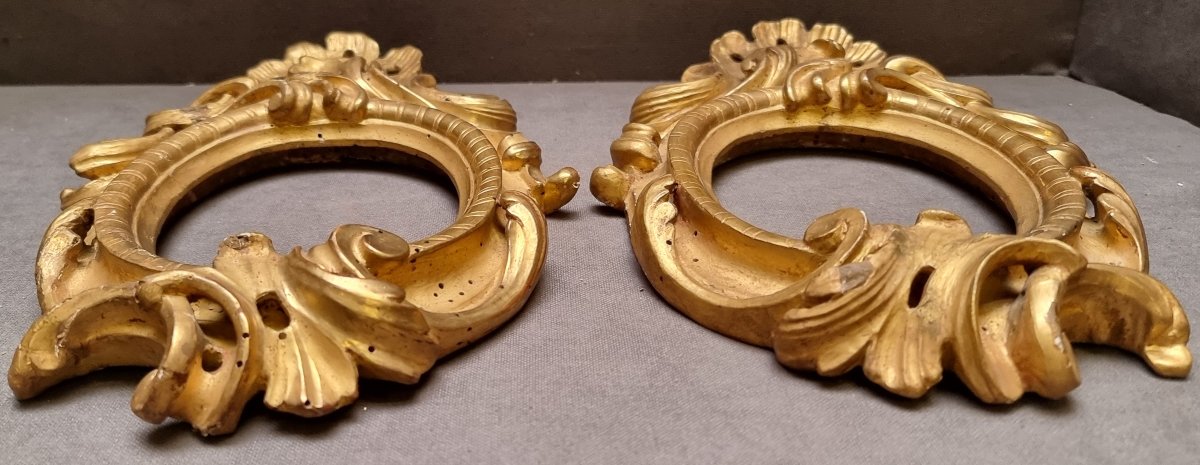 PAIRE DE CADRES EN BOIS SCULPTÉ ET DORÉ - Début du XVIIIe siècle - ITALIE-photo-1
