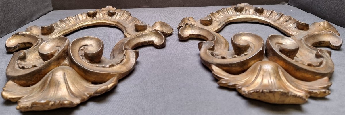 PAIRE DE CADRES EN BOIS SCULPTÉ ET DORÉ – FIN DU XIXe SIÈCLE-photo-1