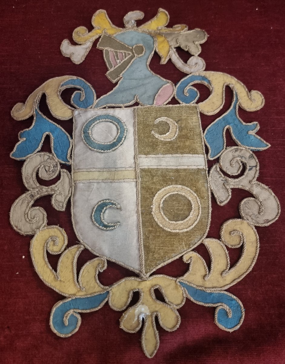 Armoiries brodées en tissu - Italie - XIXe siècle