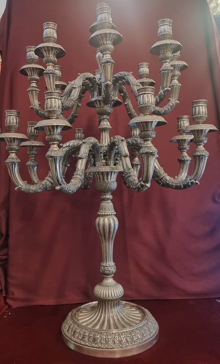 Candélabre en argent 800 - 17 lumières - Modèle Louis XVI - Orfèvre : Fernando Genazzani (Flore
