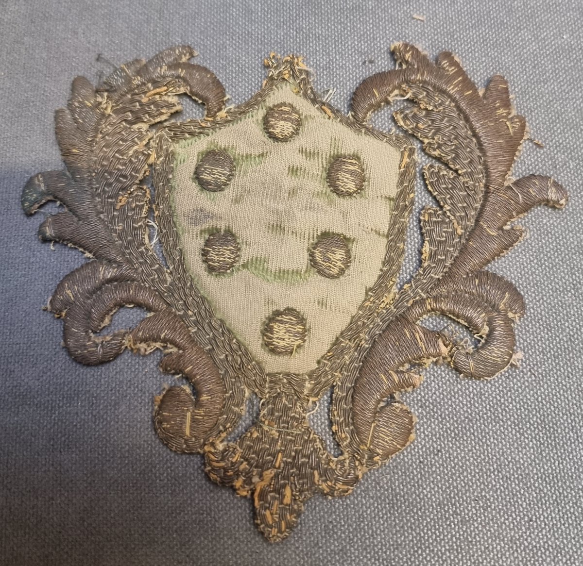 Lot de 3 armoiries en tissu brodé - Italie - XIXe siècle-photo-4
