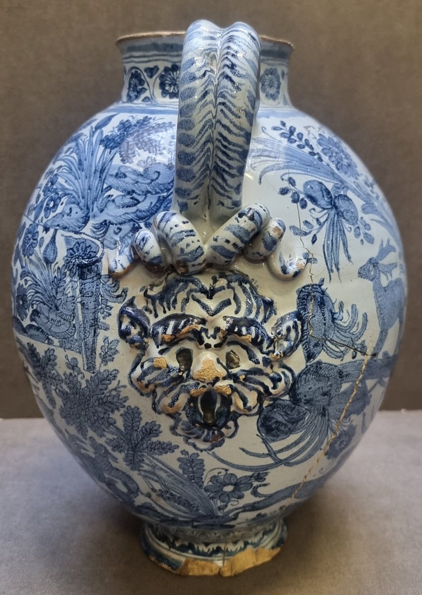 Pot d'apothicaire en faïence peinte, orné des armoiries de Barberini - XVIIe siècle-photo-2
