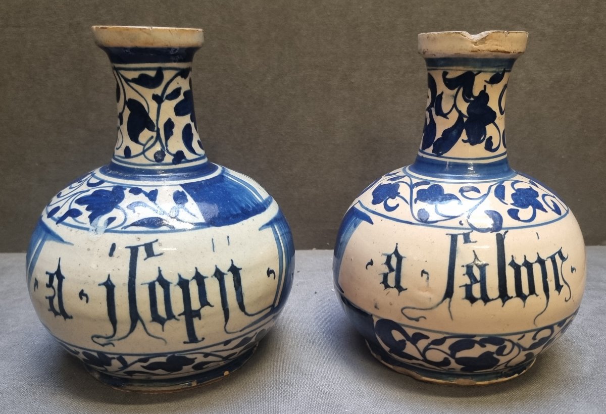 Pair Of Pharmacy Jars - Faenza, Mid-16th Century