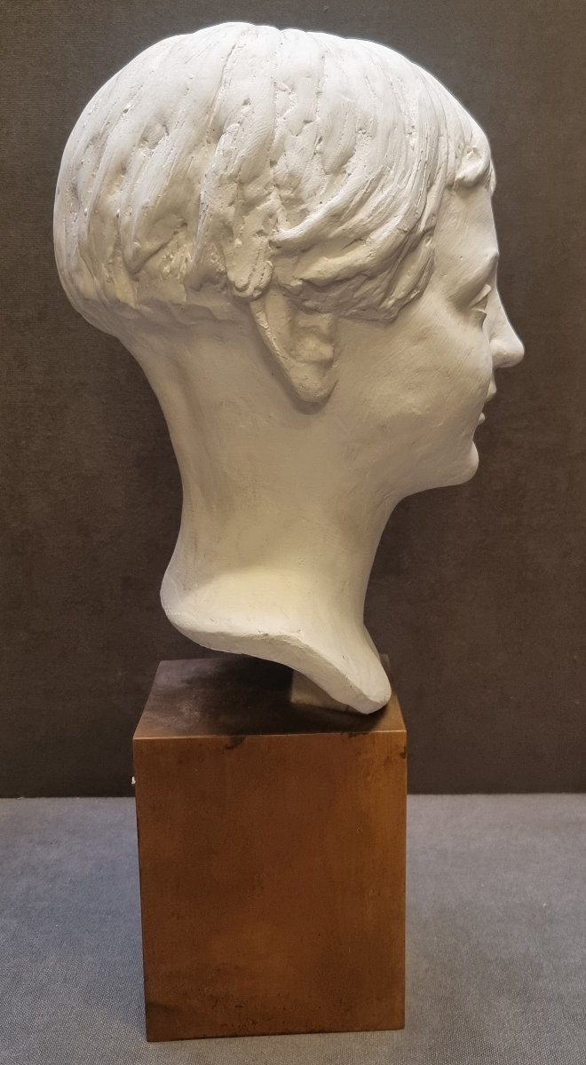 Sculpture en plâtre représentant un garçon sur socle en bois 1935 – Di Pasquale (1899–1987)-photo-2