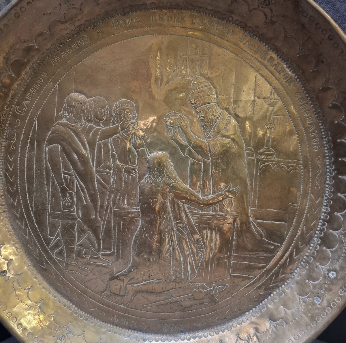 Plat d'aumône en laiton – Italie - XVIIe siècle-photo-2