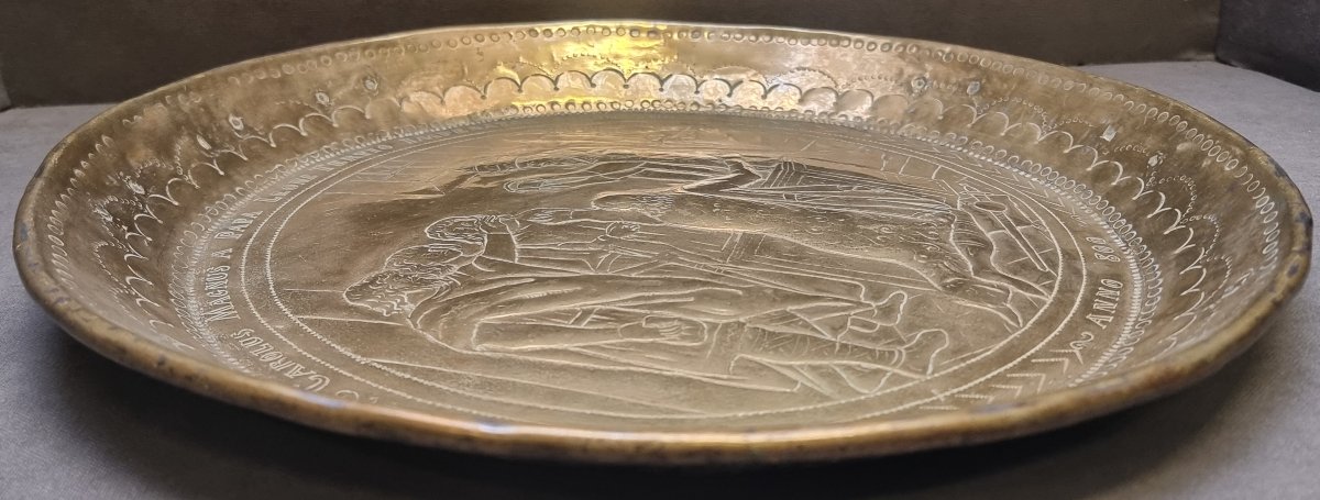 Plat d'aumône en laiton – Italie - XVIIe siècle-photo-1