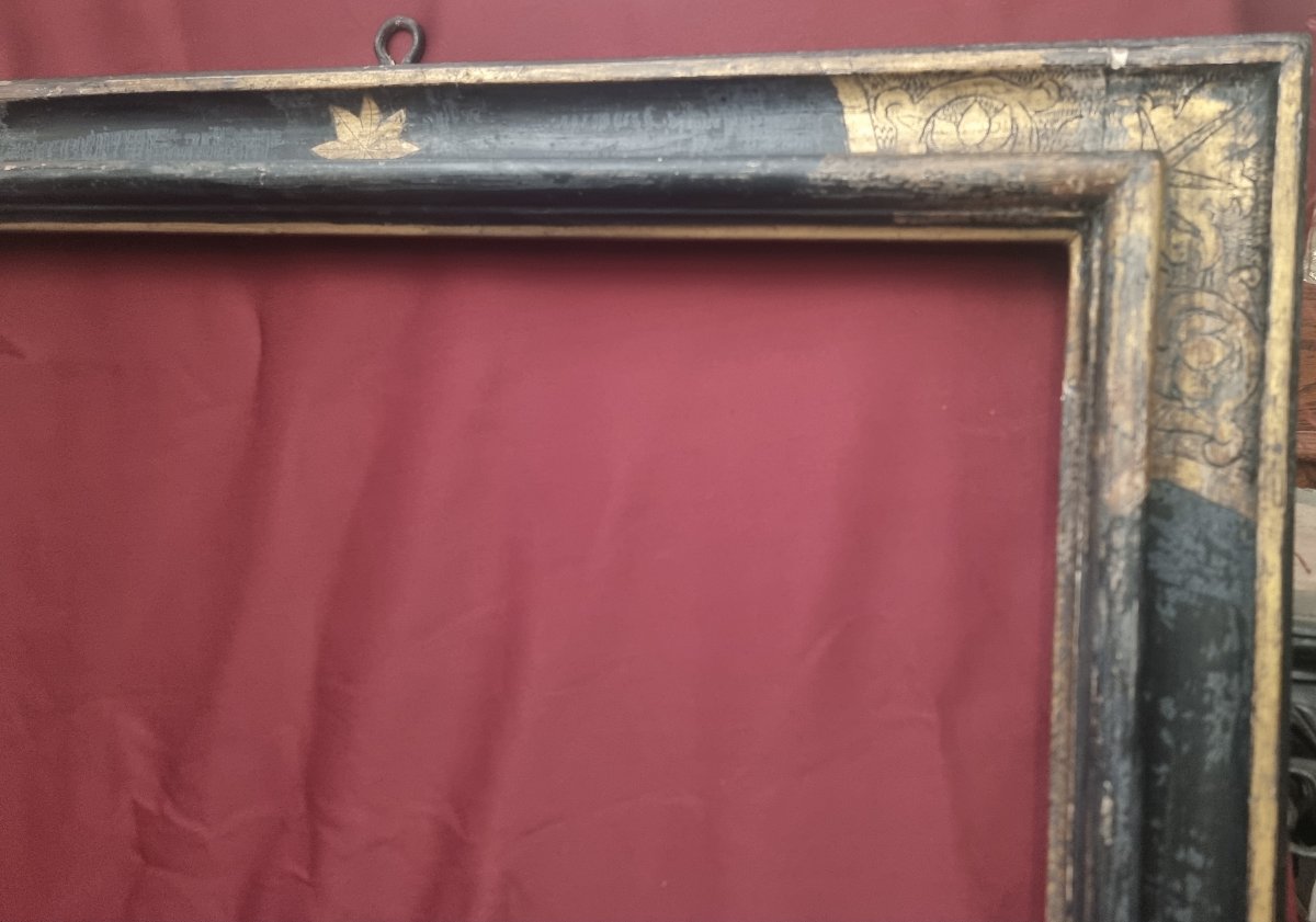 CADRE DU XVIIe SIÈCLE - LAQUE NOIRE ET ORNEMENTS DORÉS - ITALIE, ÉMILIE-photo-4