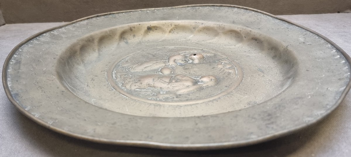 Plat d'aumône en laiton – Annonciation – Flandres, XVIe siècle-photo-2