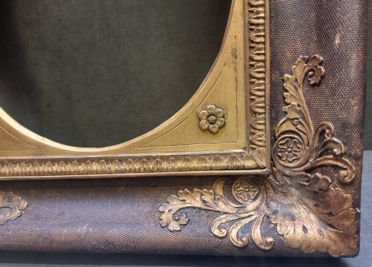 Gilded Wooden Frame With A Wooden Mat Featuring A 19th-century Rose Border-photo-4