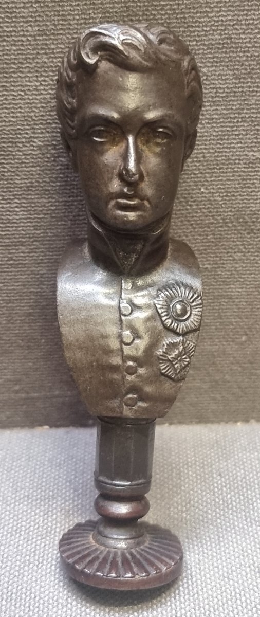 Hammered Steel Stamp - Depicting The Bust Of A Nobleman With A Coat Of Arms