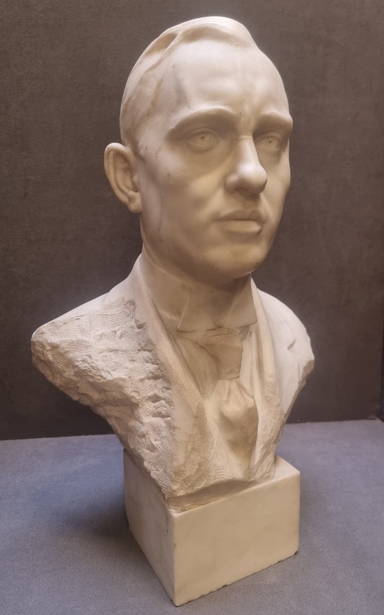 Statuary Marble Bust Of A Man - Signed By Pietro Piraino (1878–1950)