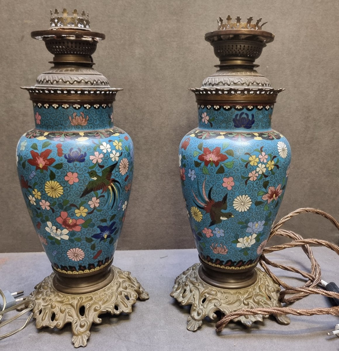 Paire de lampes de table en cloisonné et bronze – France, époque Napoléon III – XIXe siècle