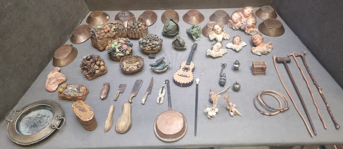 Lot Of Neapolitan Nativity Scene Figures From The 18th Century To The Early 20th Century
