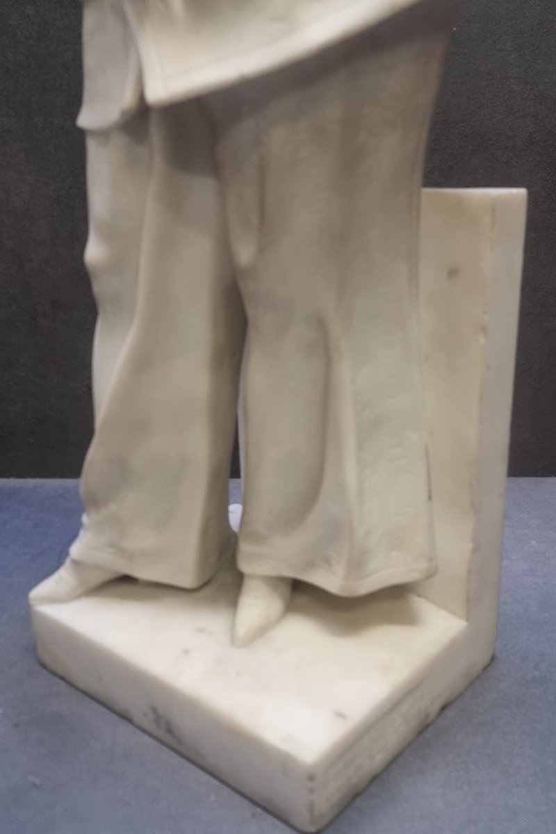 Sculpture de Pierrot en marbre statuaire - J. Van der Kemp - Début du XXe siècle-photo-4