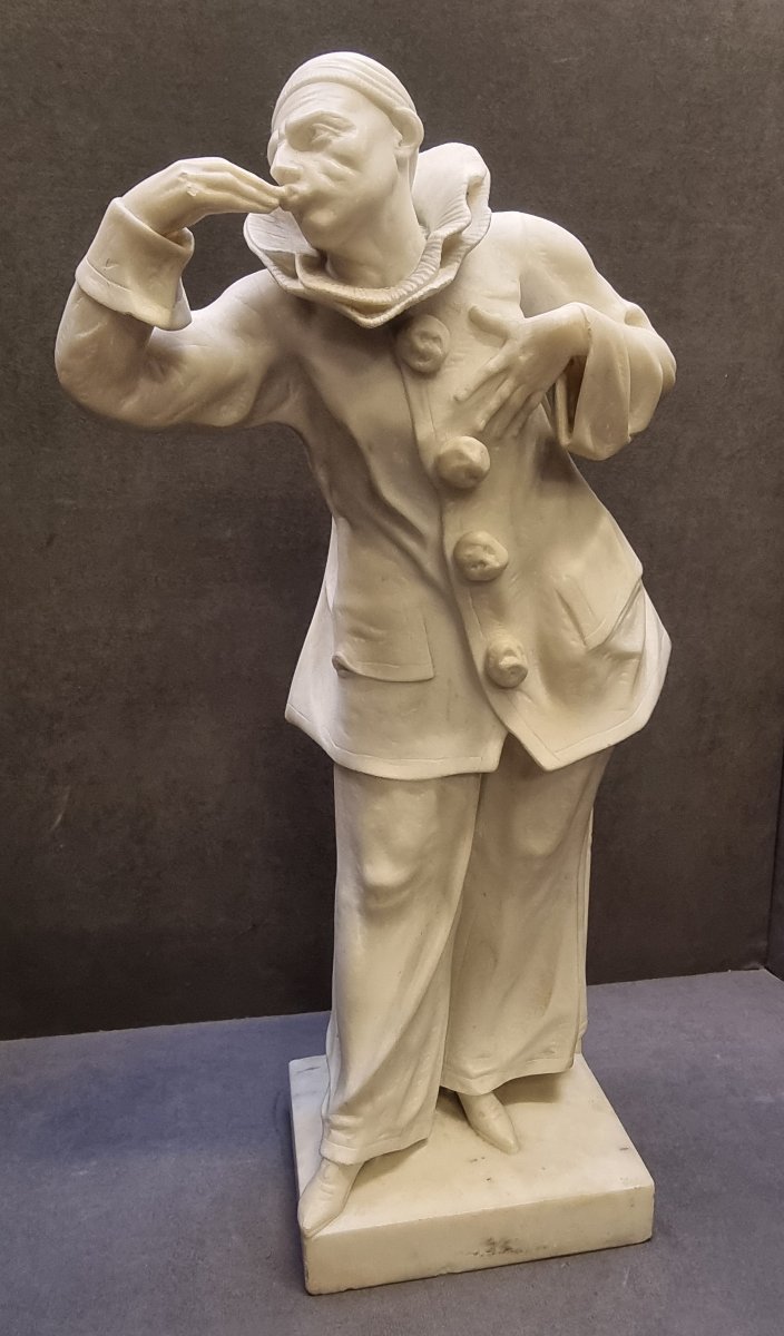 Sculpture de Pierrot en marbre statuaire - J. Van der Kemp - Début du XXe siècle
