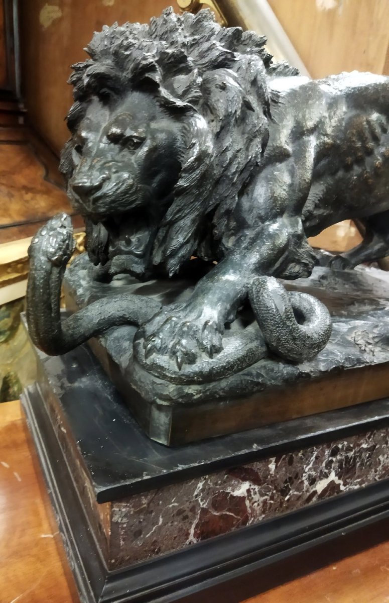 Bronze Sculpture On A Marble Base - Lion Fighting A Snake - Second Half Of The 19th Century-photo-3