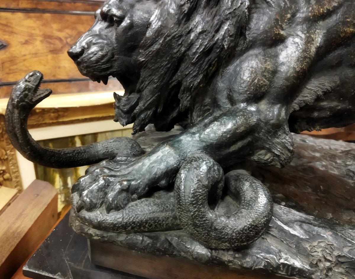 Bronze Sculpture On A Marble Base - Lion Fighting A Snake - Second Half Of The 19th Century-photo-1