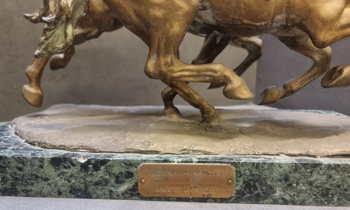 Bronze Sculpture – Pair Of Jockeys On Horseback, On A Verde Delle Alpi Marble Base -photo-3