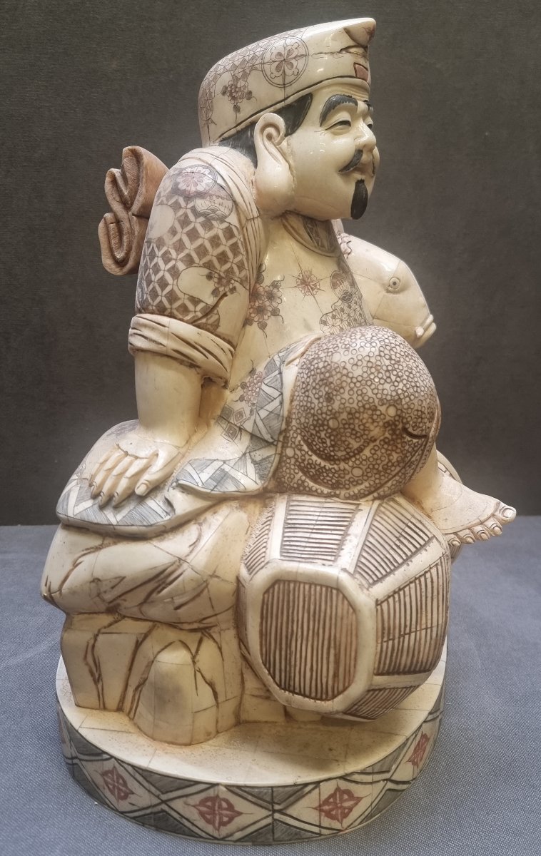 Sculpture Made Of Overlapping Bone Plates - Man With A Fish - Oriental - 1970s-photo-2