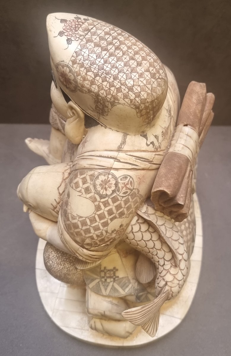 Sculpture Made Of Overlapping Bone Plates - Man With A Fish - Oriental - 1970s-photo-2