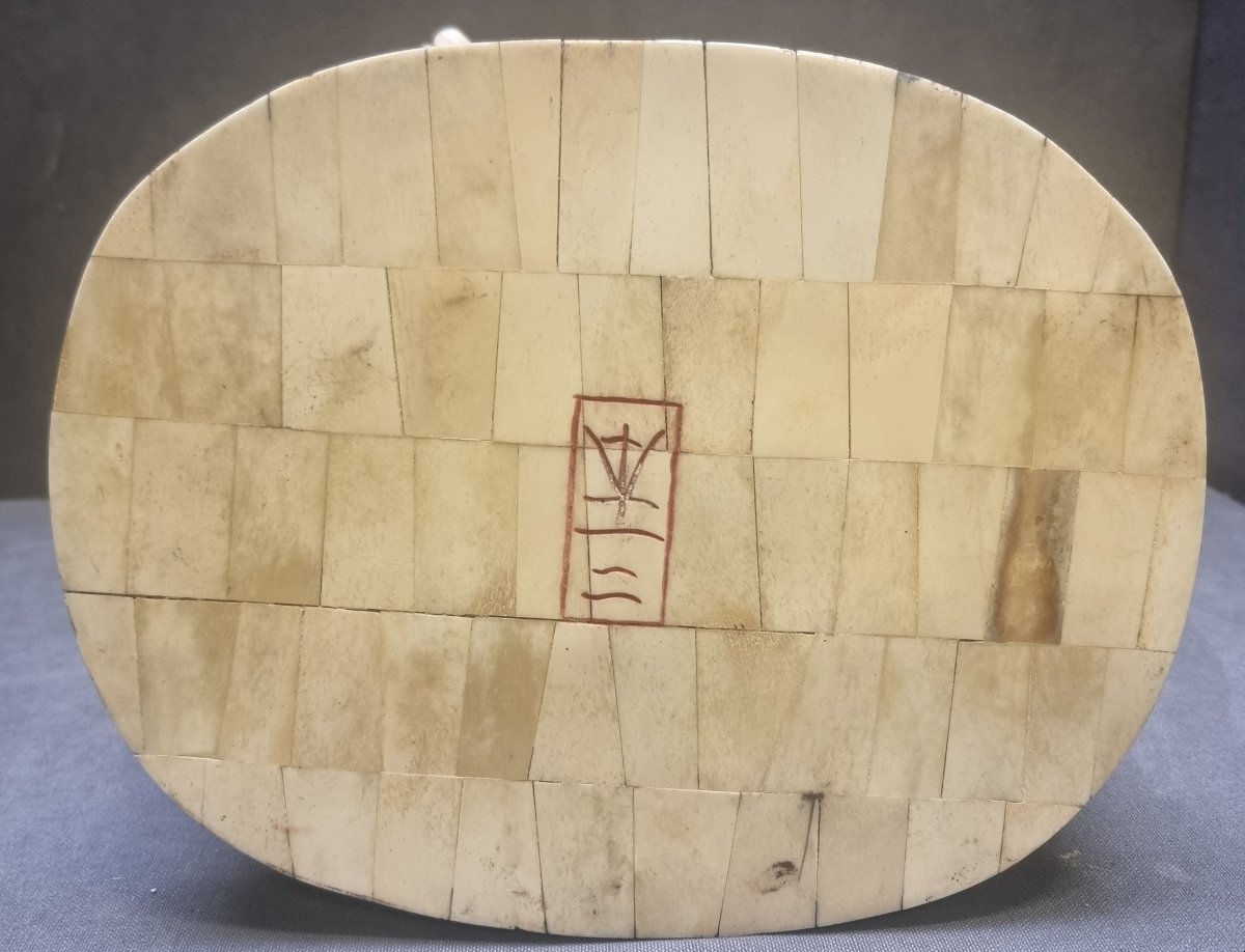 Sculpture Made Of Overlapping Bone Plates - Man With A Fish - Oriental - 1970s-photo-4