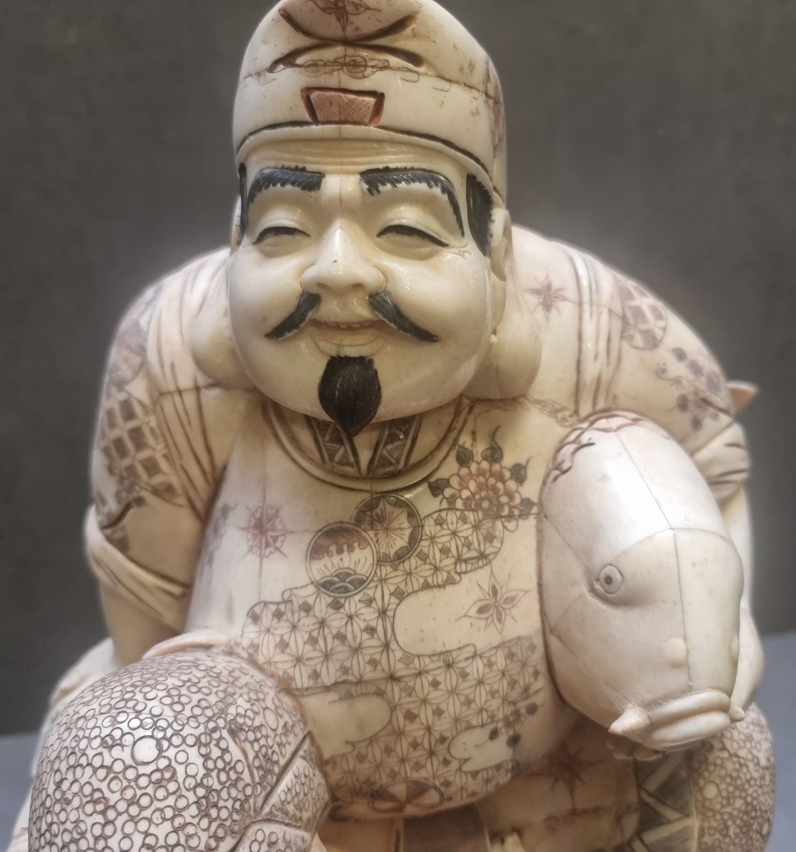 Sculpture Made Of Overlapping Bone Plates - Man With A Fish - Oriental - 1970s-photo-5