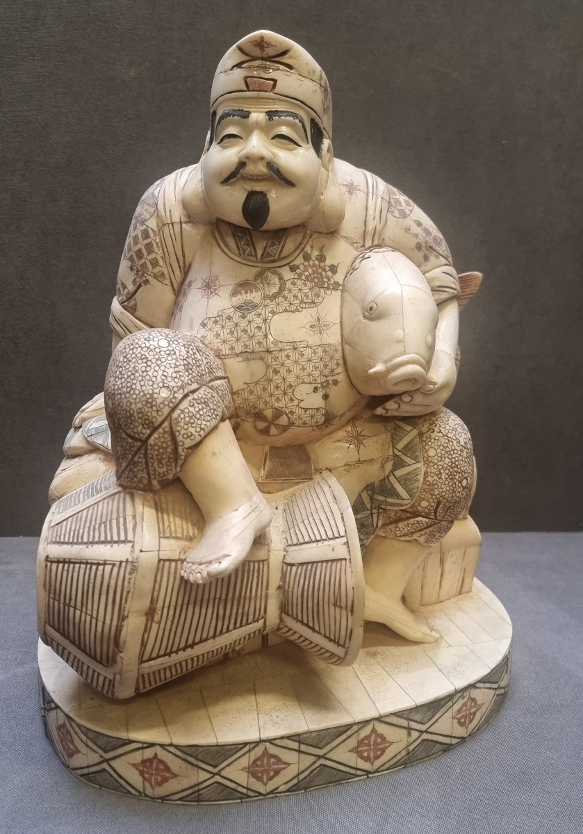 Sculpture Made Of Overlapping Bone Plates - Man With A Fish - Oriental - 1970s