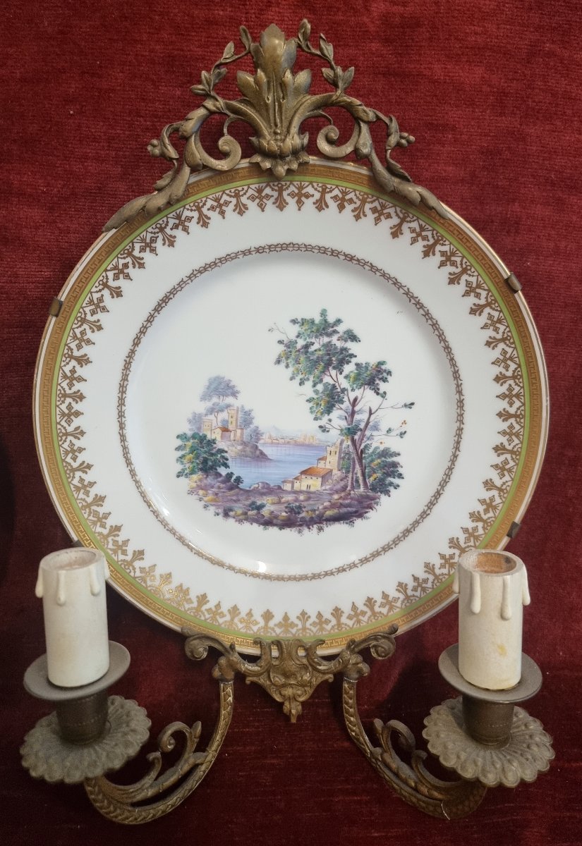 Paire d'appliques en bronze avec coupelles en porcelaine peinte (Ginori) – début du XXe siècle-photo-2