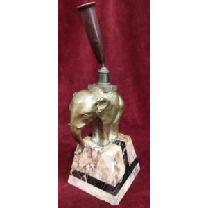 PORTE-STYLO ÉLÉPHANT EN BRONZE SUR SOCLE EN MARBRE JEAN GARNIER (1853-1910)