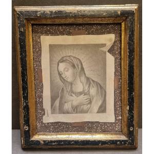 Plaque en scagliola représentant la Vierge, montée sur un socle en porphyre 
