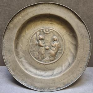Plat d'aumône en laiton – Annonciation – Flandres, XVIe siècle