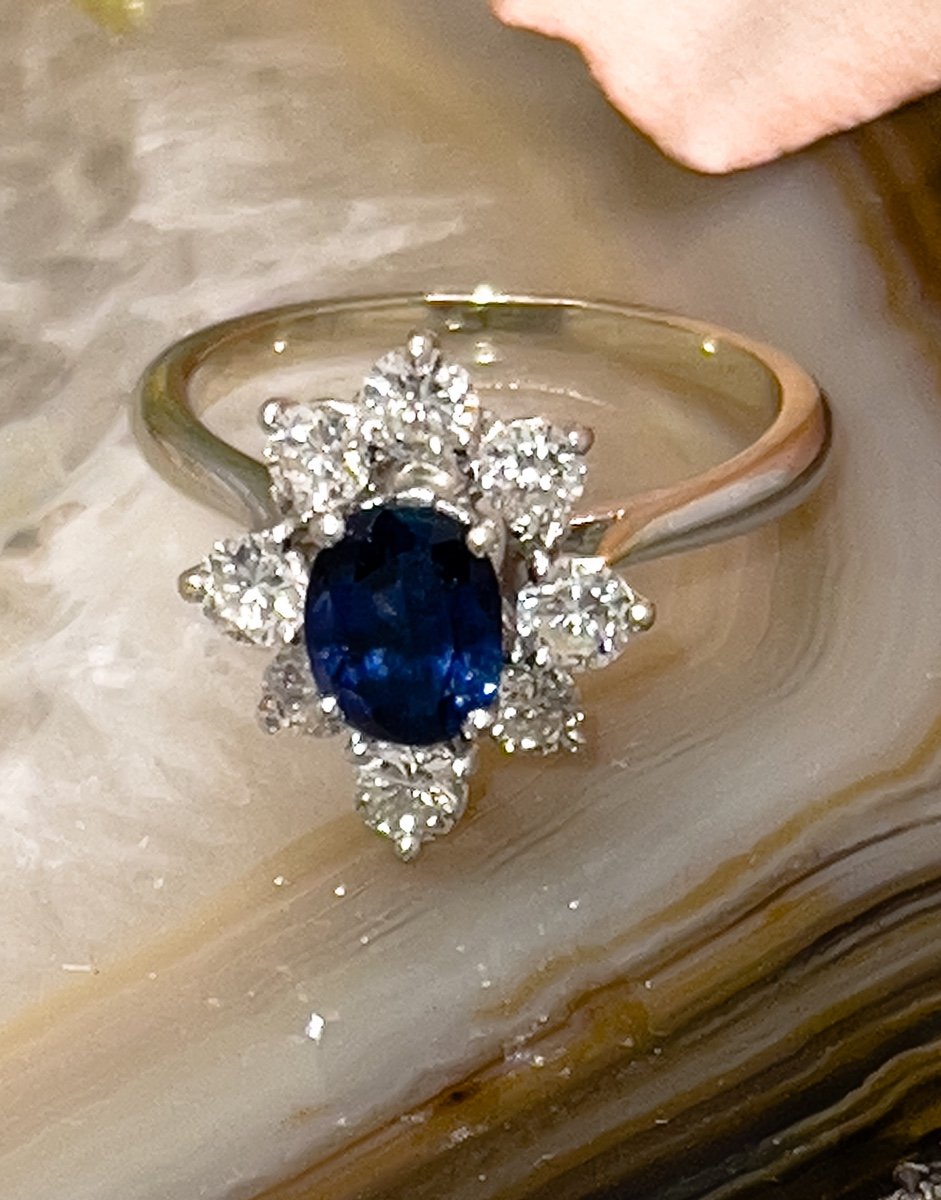 Ring White Gold 18 K Set In Its Center Of A Sapphire Treated-photo-2