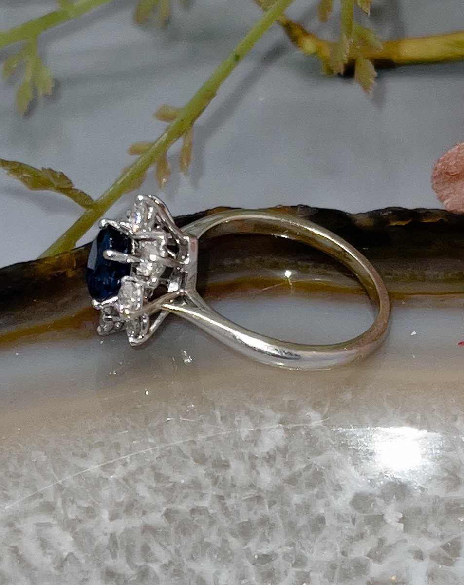 Ring White Gold 18 K Set In Its Center Of A Sapphire Treated-photo-4