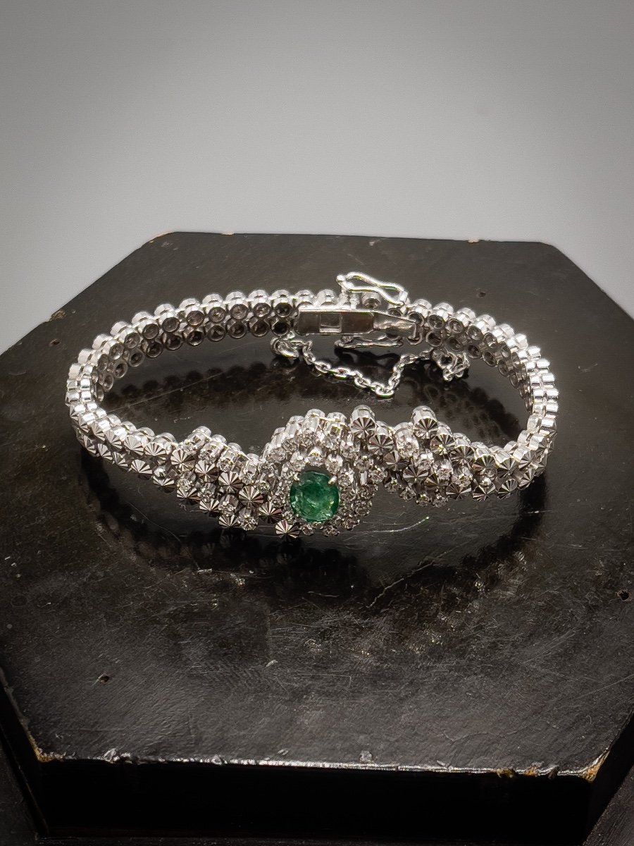 18 K White Gold Bracelet Set With A Tanzanian Emerald-photo-2