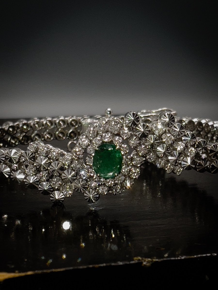 18 K White Gold Bracelet Set With A Tanzanian Emerald-photo-4