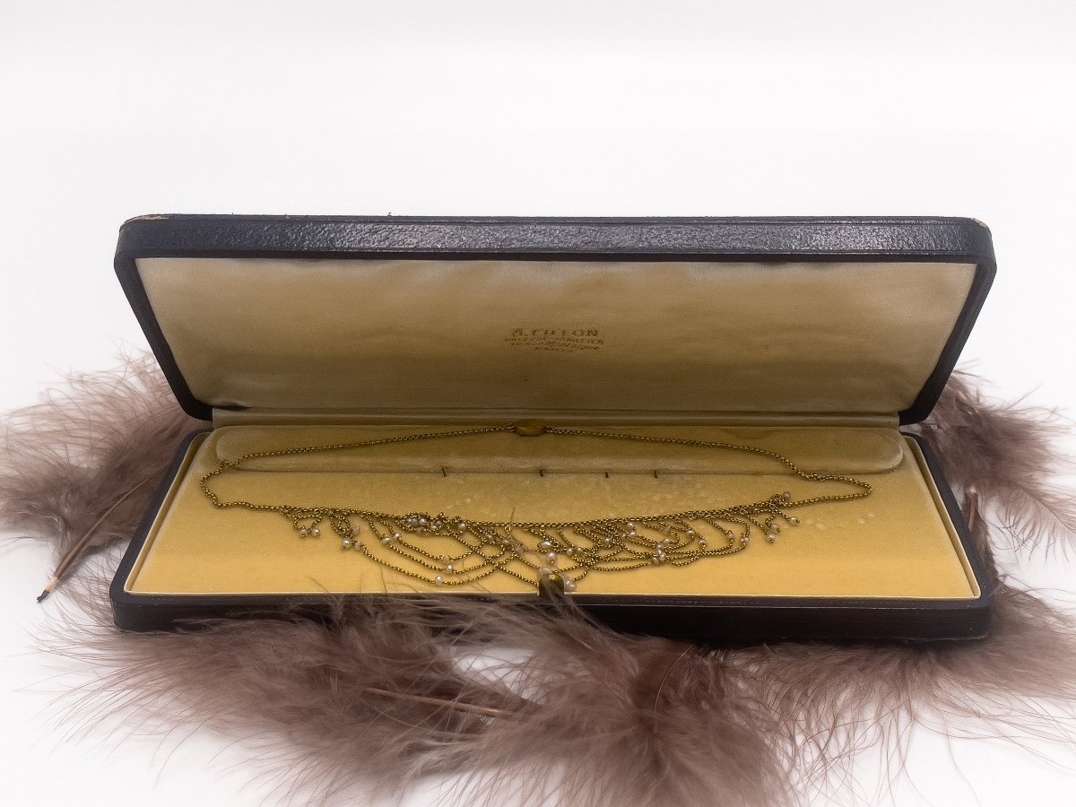 Elegant “drapery” Type Necklace In 18k Gold-photo-5