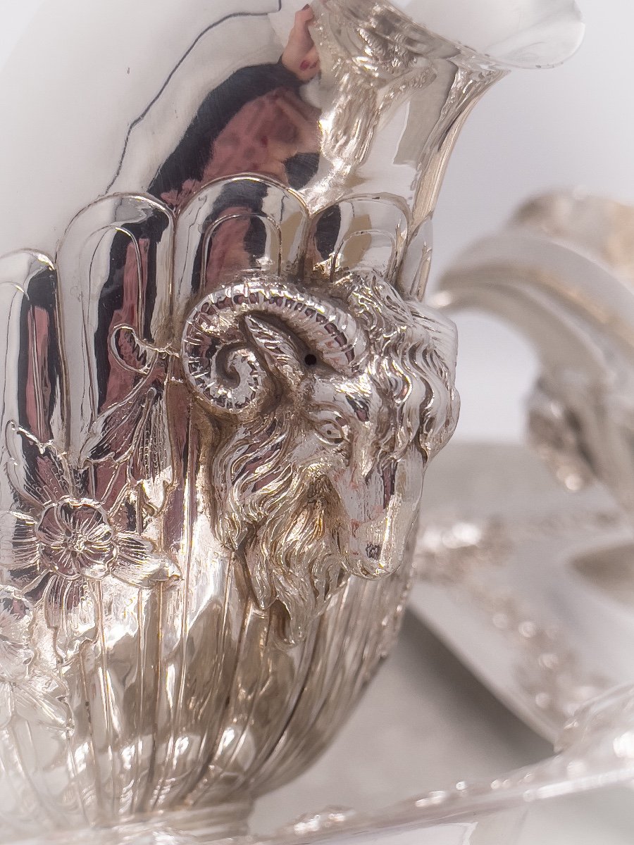 Spectacular Pair Of Sauceboats On Trays In 800/1000 Sterling Silver-photo-3