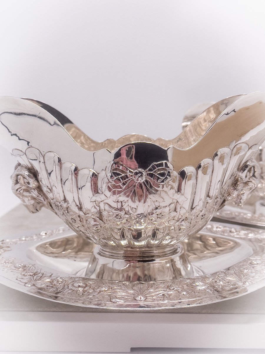 Spectacular Pair Of Sauceboats On Trays In 800/1000 Sterling Silver-photo-4