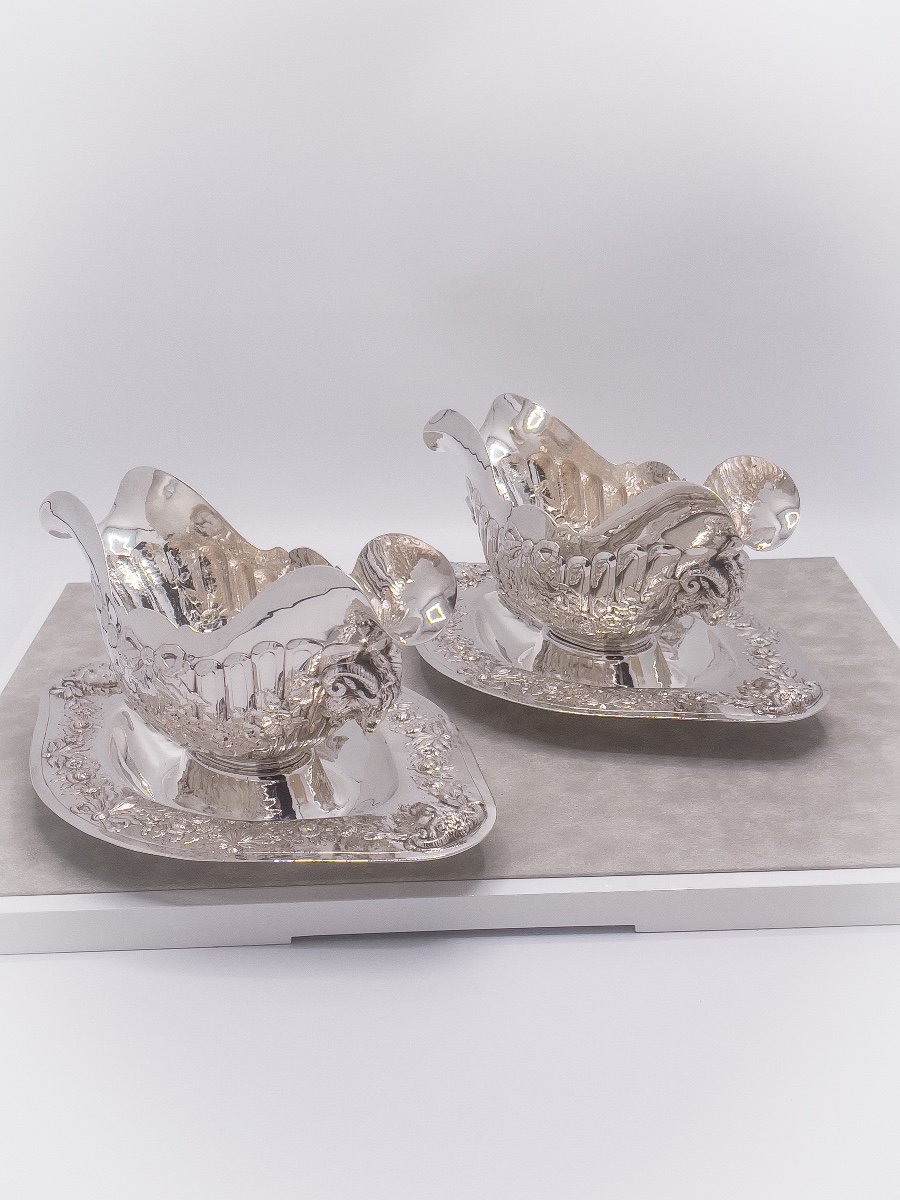 Spectacular Pair Of Sauceboats On Trays In 800/1000 Sterling Silver-photo-5