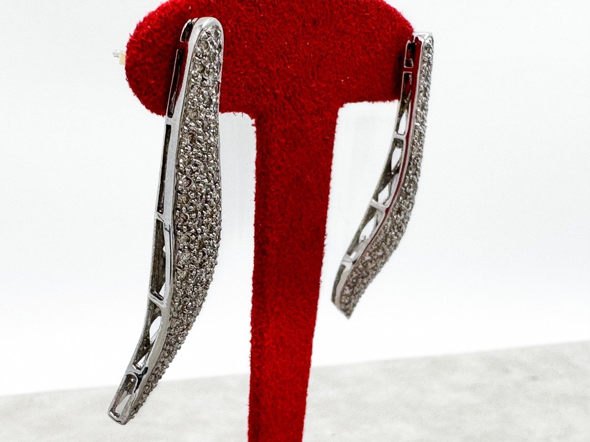 Pair Of 18k White Gold Drop Earrings-photo-3