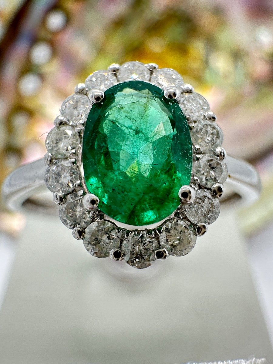 Vintage Ring In 18 K White Gold Set With An Emerald-photo-2