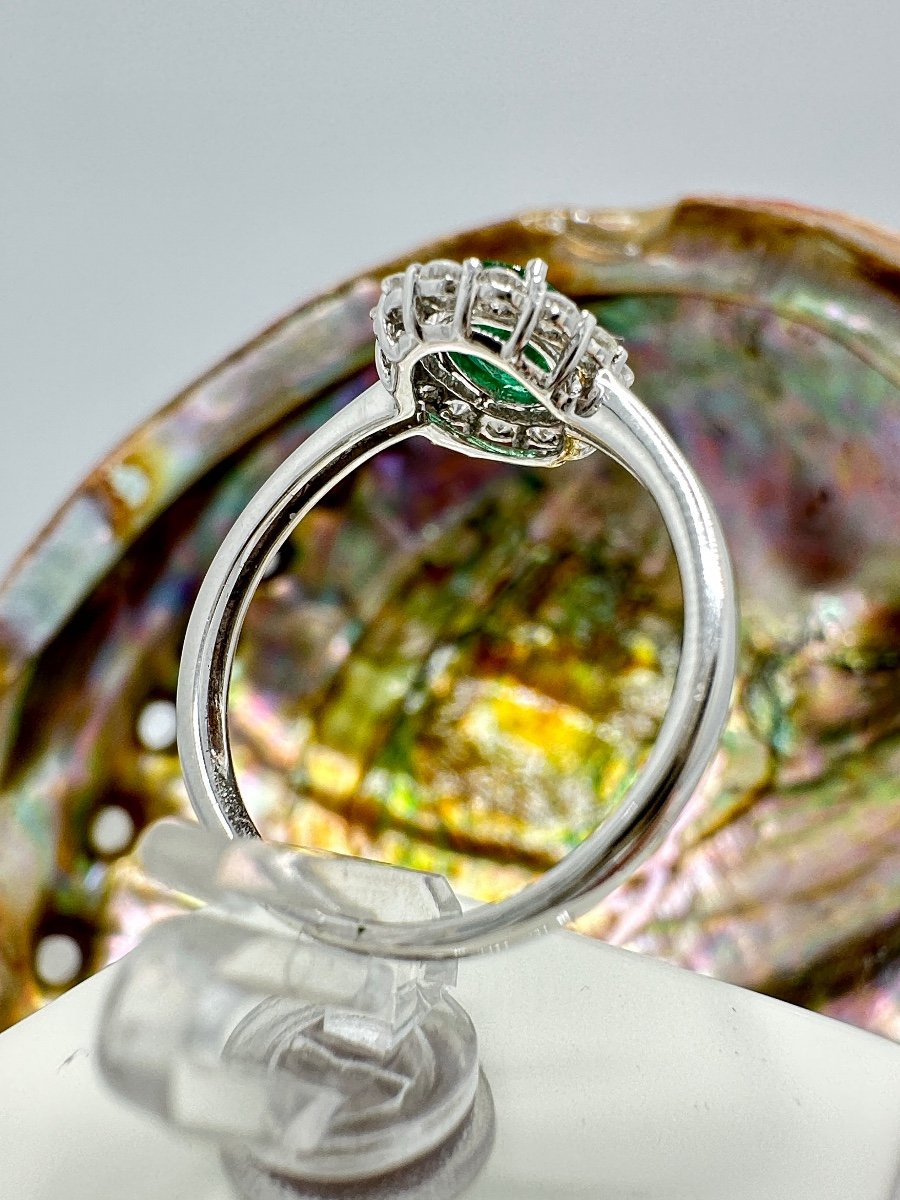 Vintage Ring In 18 K White Gold Set With An Emerald-photo-1