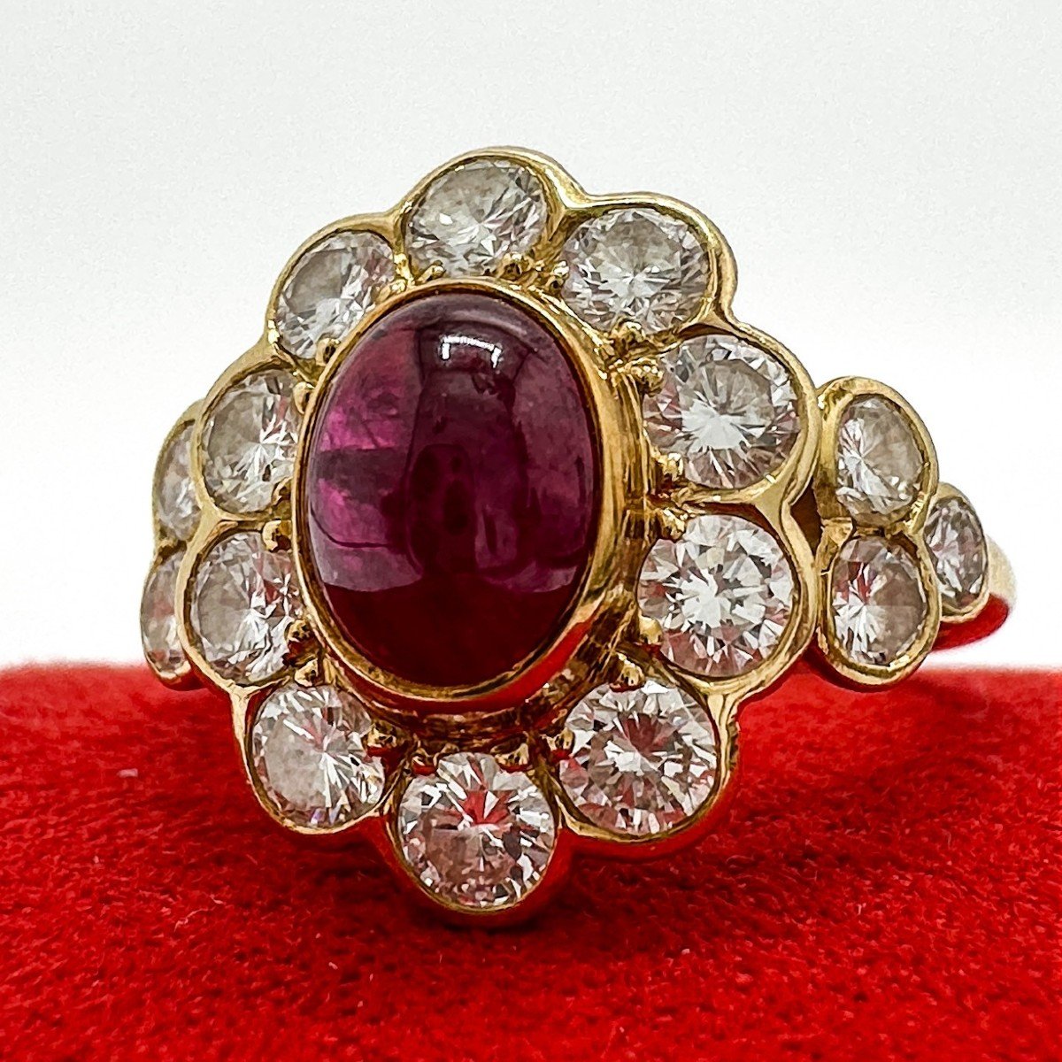 Bague Vintage En Or 18k Sertie En Son Centre D’un Rubis Naturel Cabochon-photo-2