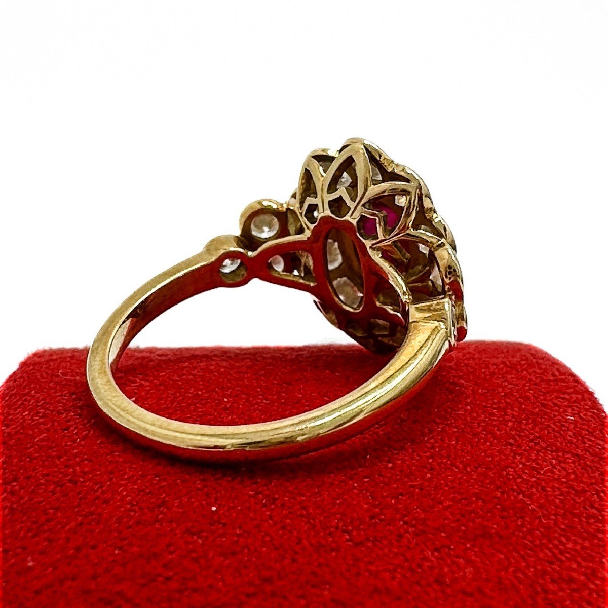 Bague Vintage En Or 18k Sertie En Son Centre D’un Rubis Naturel Cabochon-photo-4